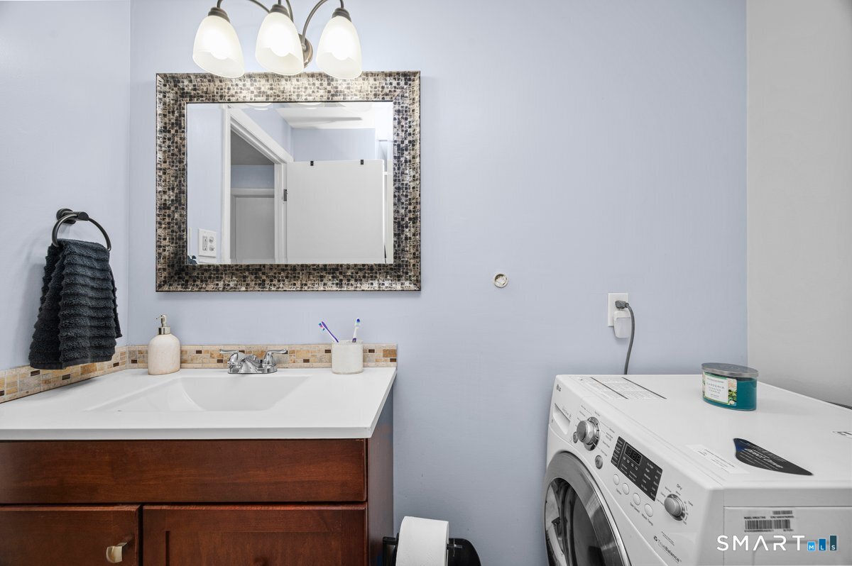 181 Williamstown Court Newington CT 06111