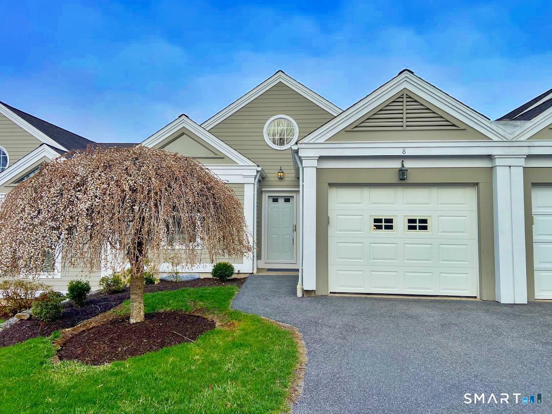 8 Saint George Place Newtown CT 06482