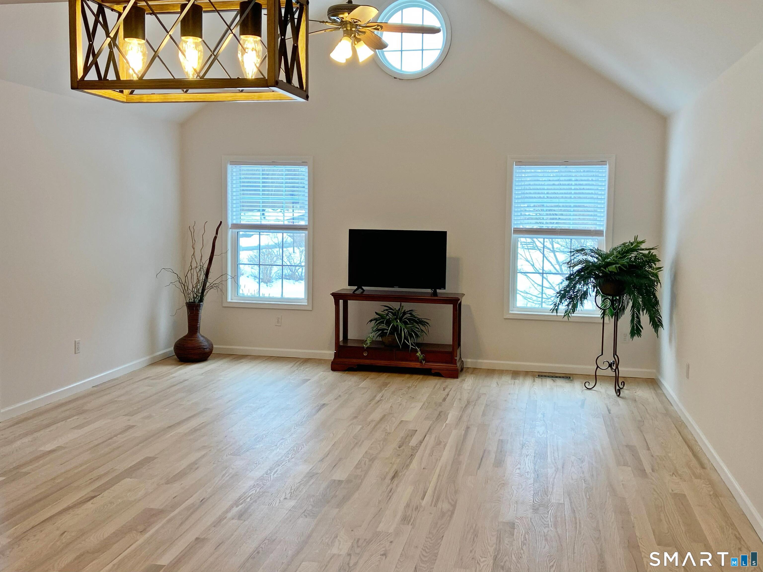 8 Saint George Place Newtown CT 06482
