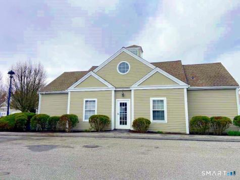 8 Saint George Place Newtown CT 06482