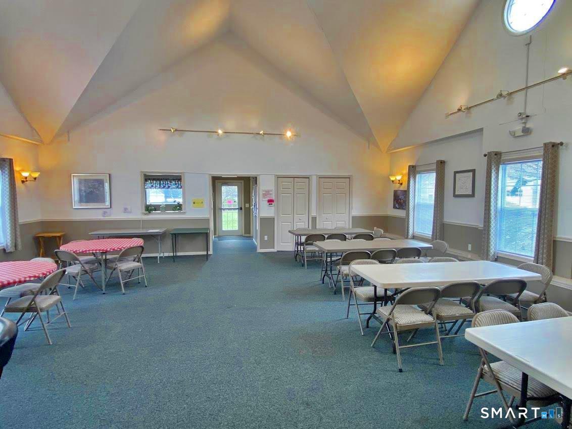 8 Saint George Place Newtown CT 06482