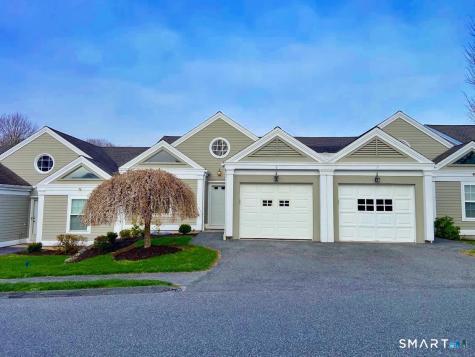 8 Saint George Place Newtown CT 06482
