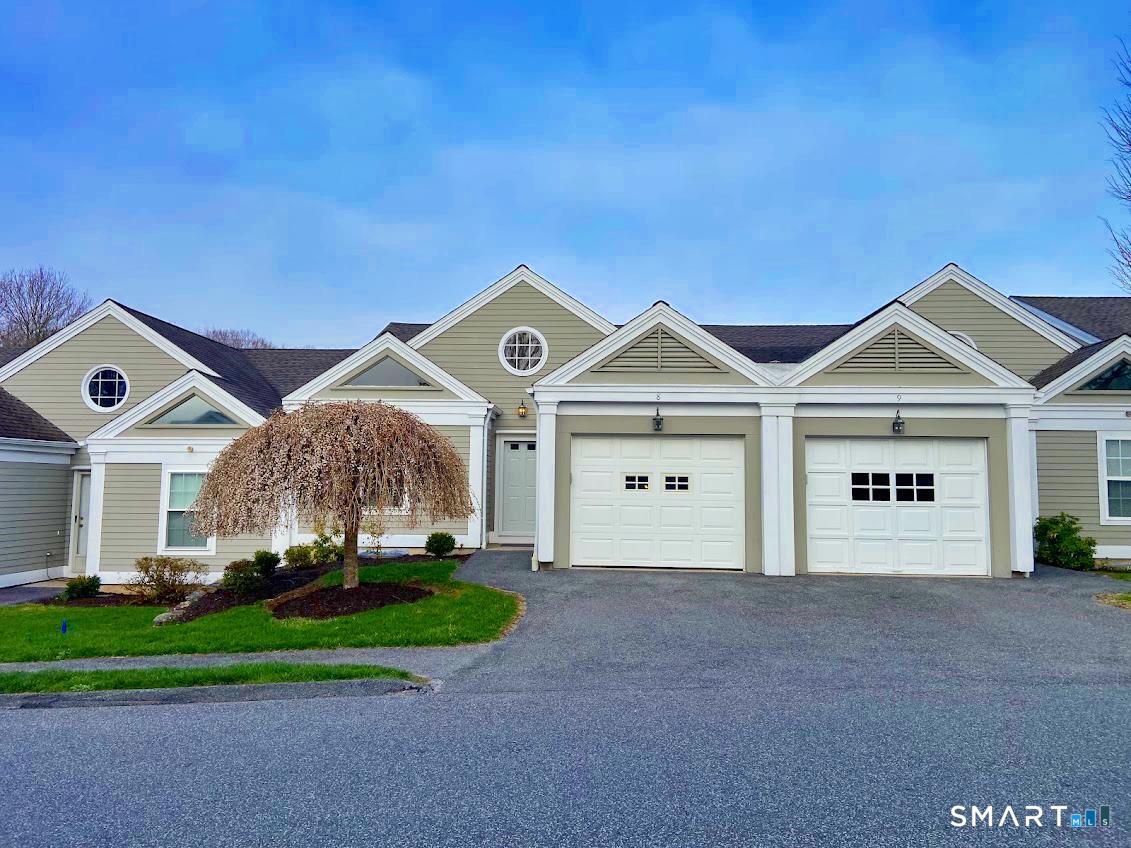 8 Saint George Place Newtown CT 06482