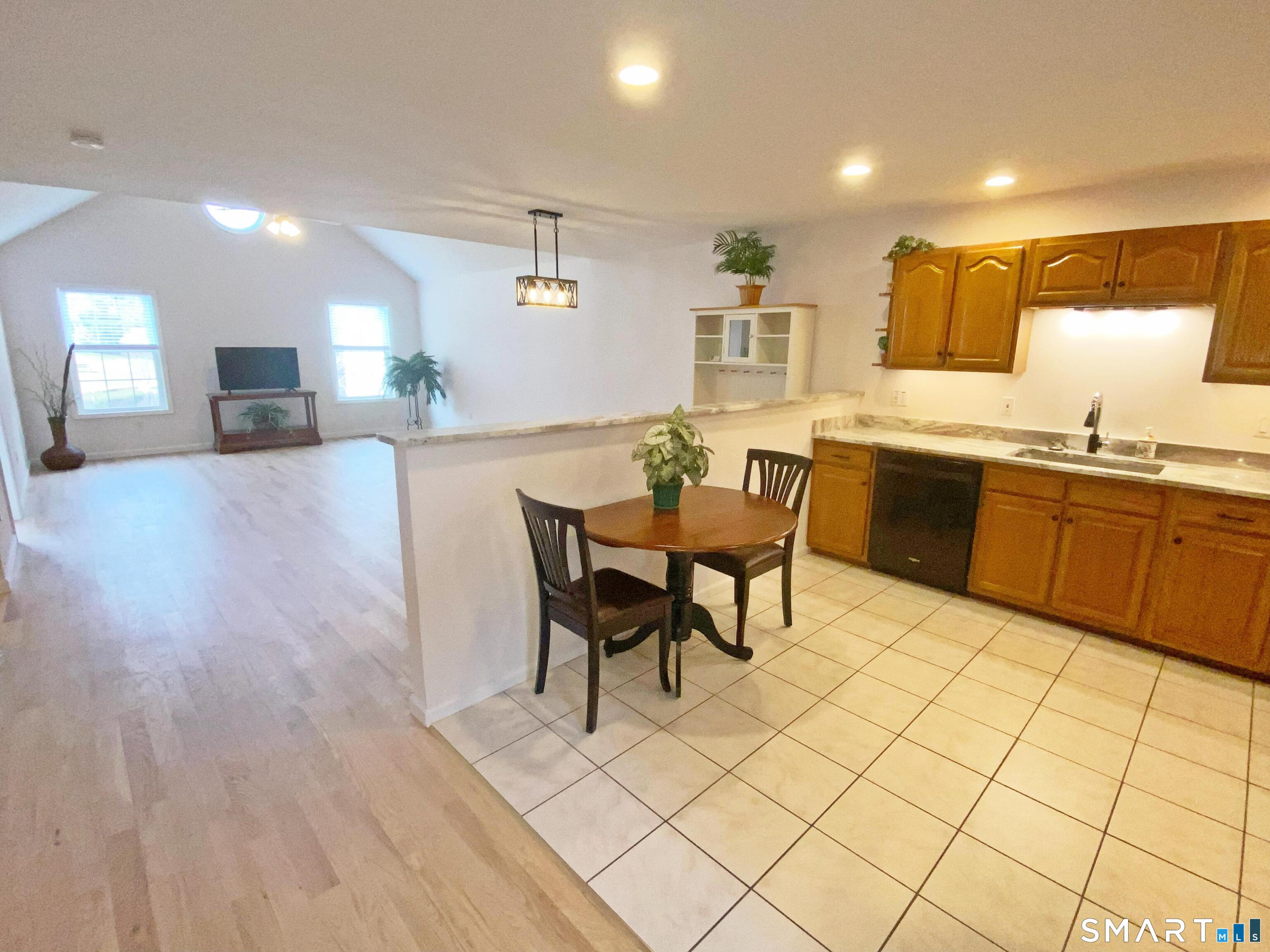 8 Saint George Place Newtown CT 06482