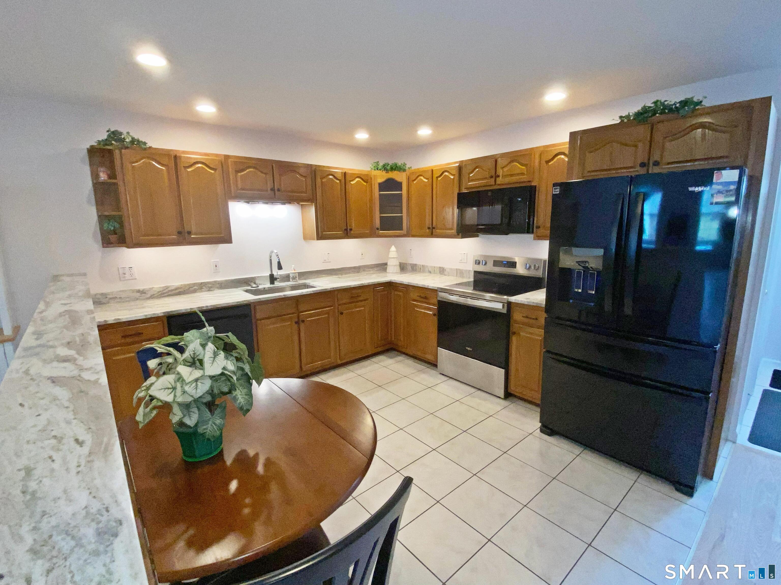 8 Saint George Place Newtown CT 06482