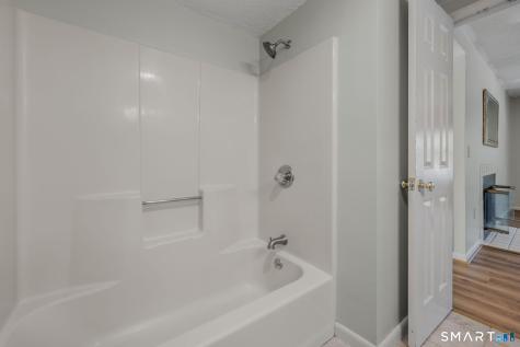 82 Longview Street Waterford CT 06385