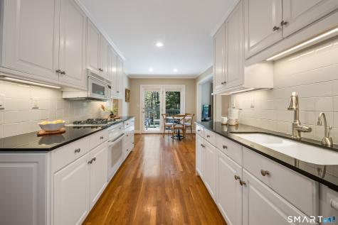 5 Boxwood Circle Avon CT 06001