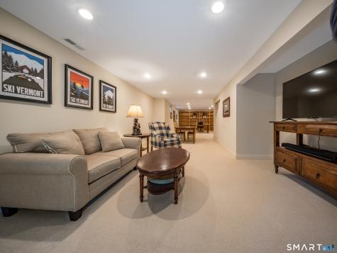 5 Boxwood Circle Avon CT 06001