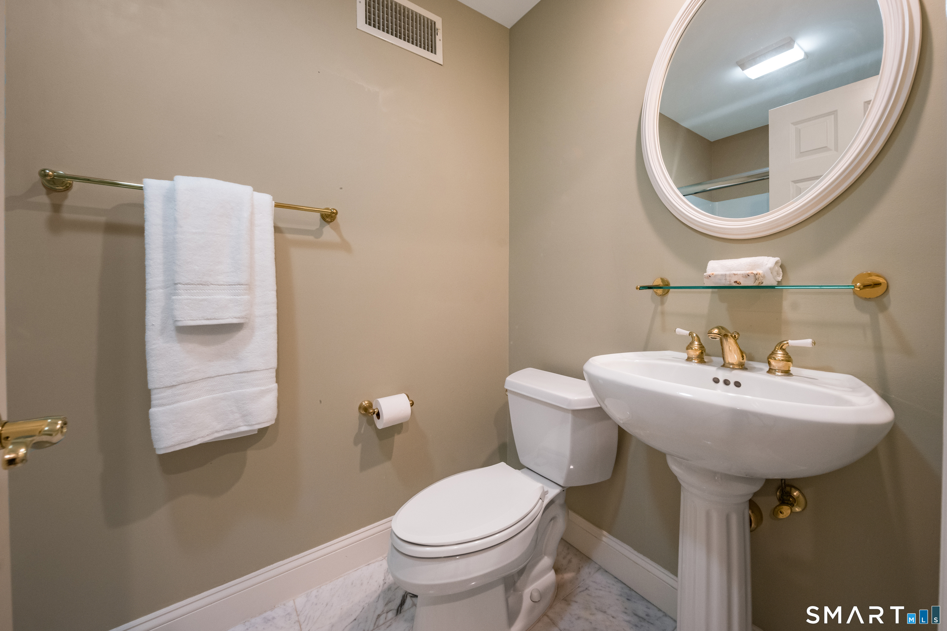5 Boxwood Circle Avon CT 06001