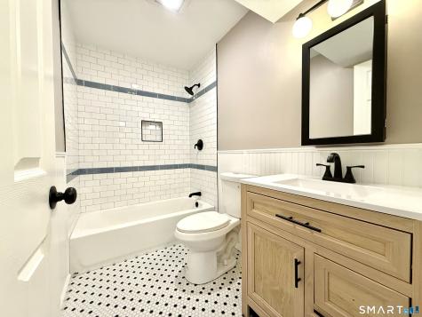 15 Woodsedge Drive Newington CT 06111