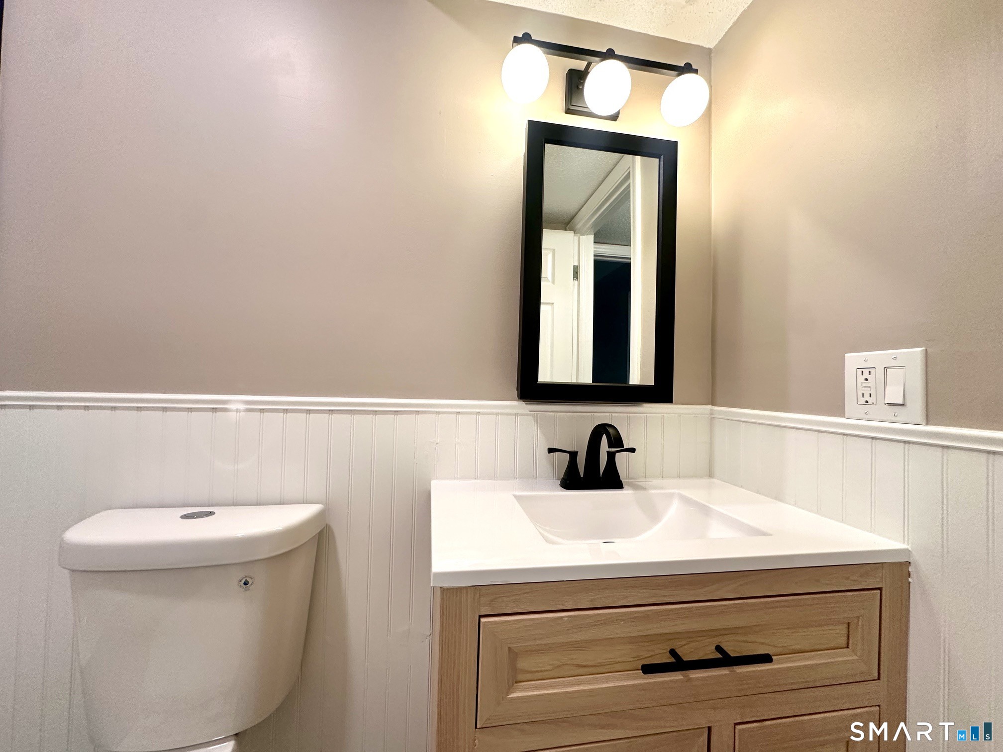 15 Woodsedge Drive Newington CT 06111