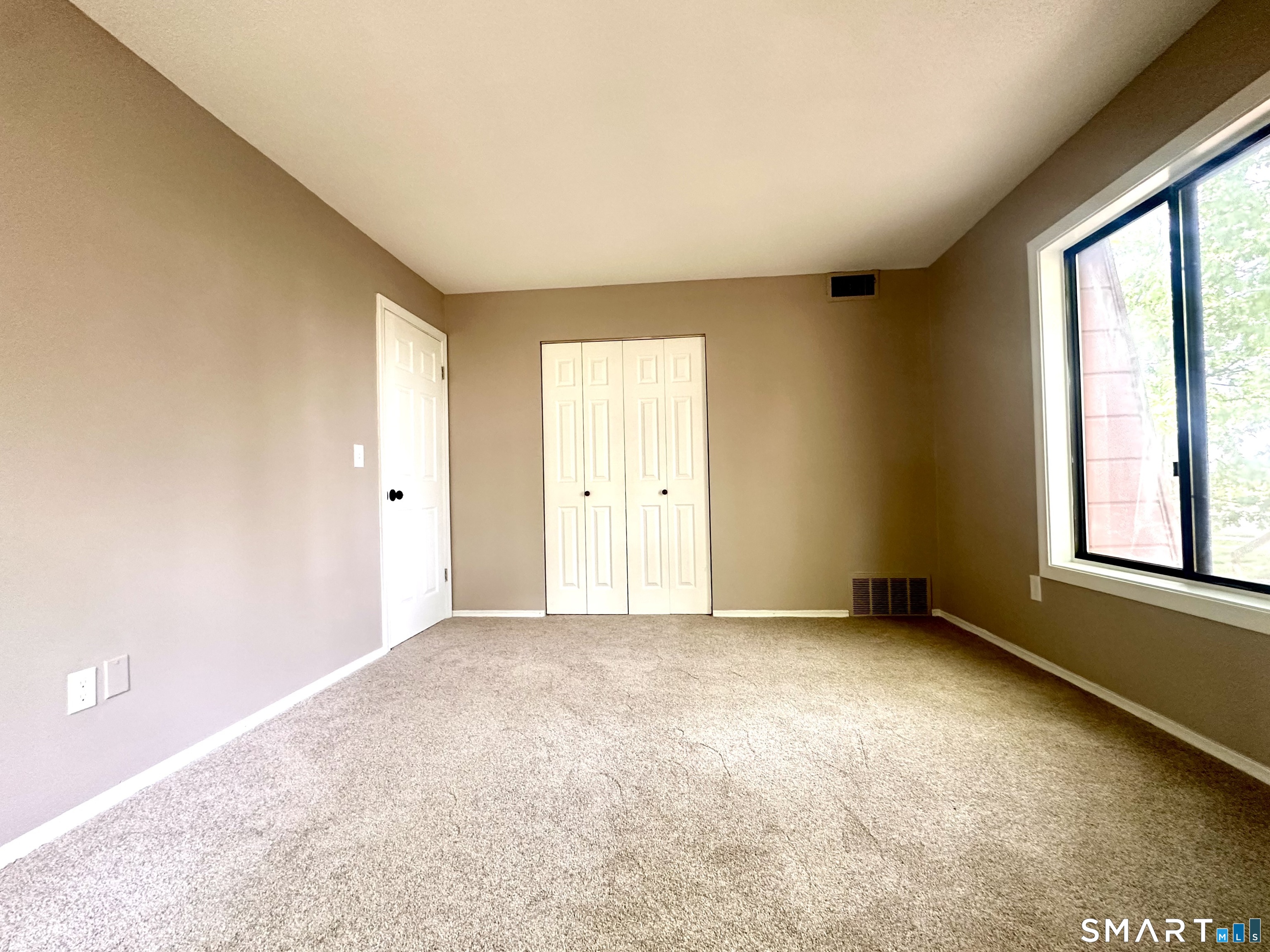 15 Woodsedge Drive Newington CT 06111
