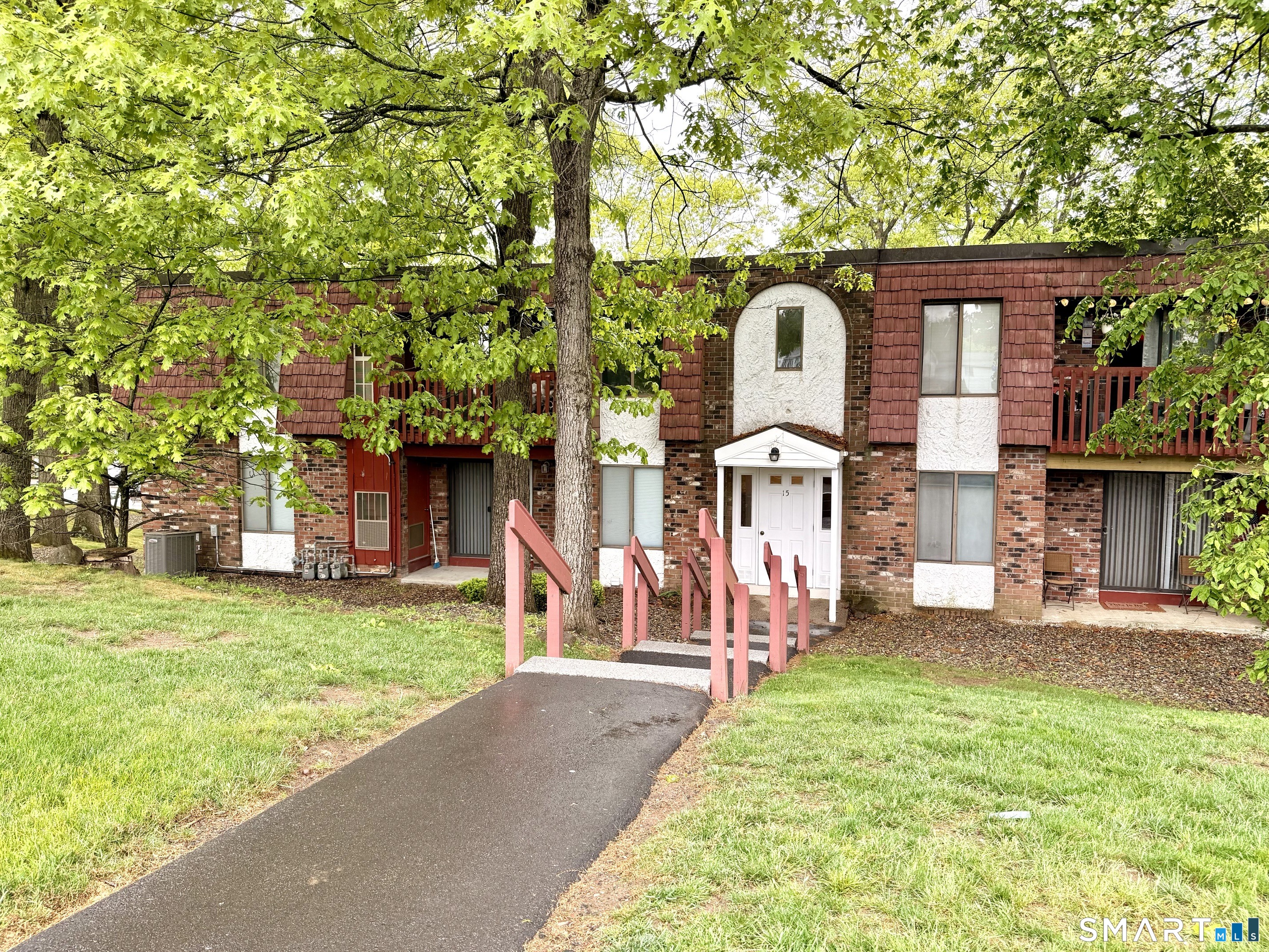 15 Woodsedge Drive Newington CT 06111