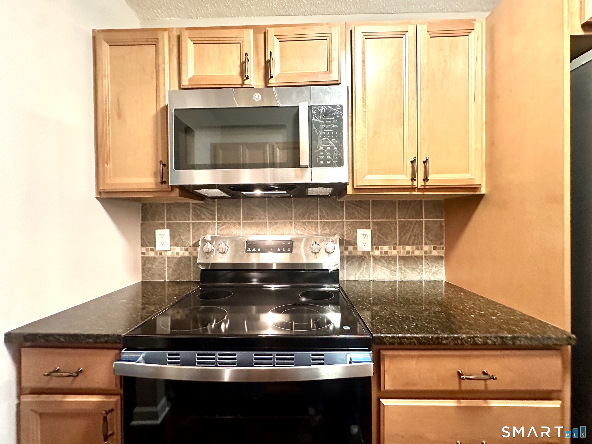 15 Woodsedge Drive Newington CT 06111