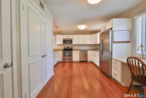 945 Heritage Village Southbury CT 06488