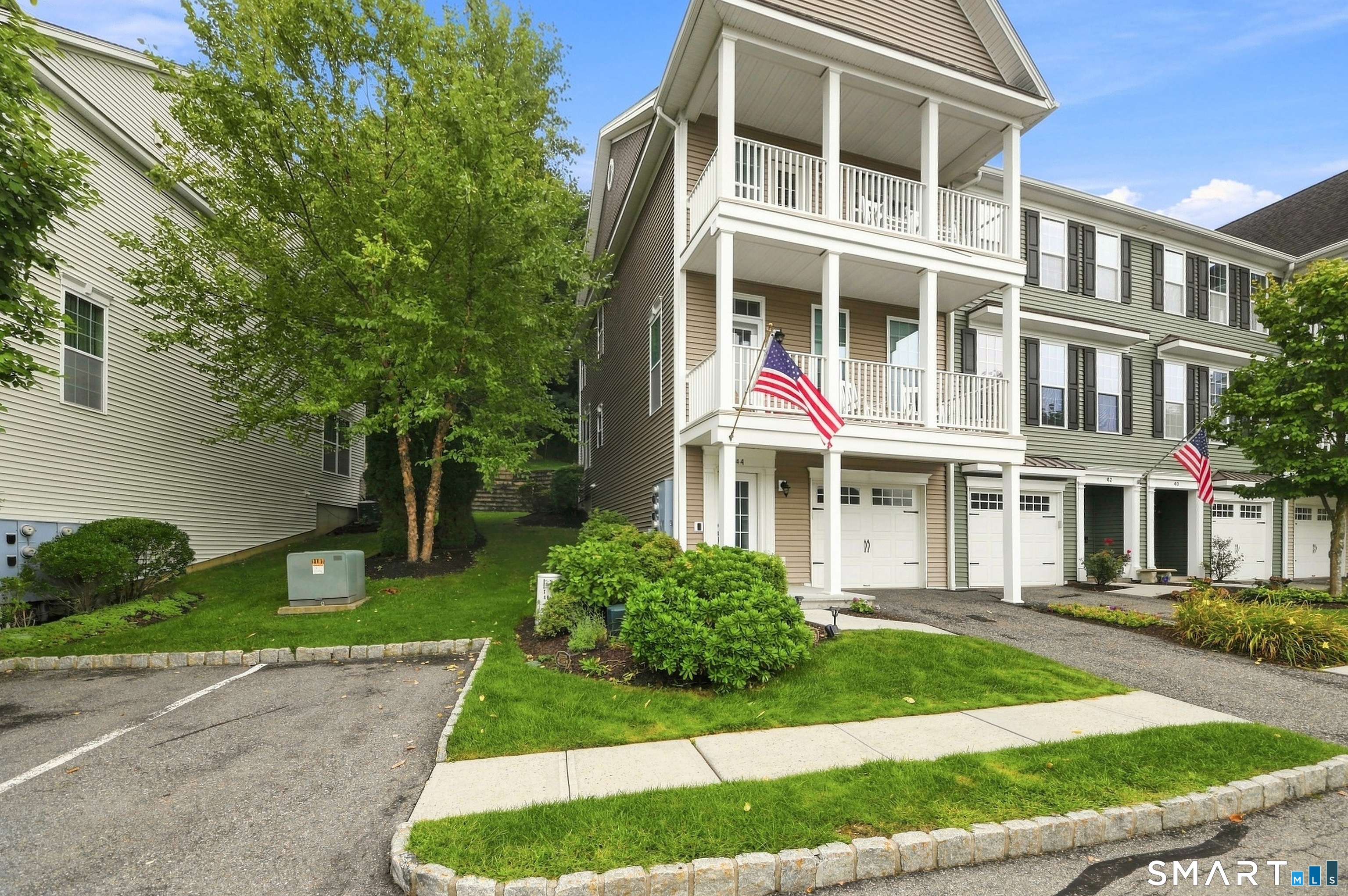 44 Warrington Round Street Danbury CT 06810