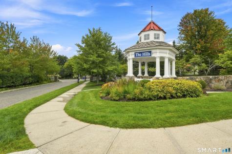 44 Warrington Round Street Danbury CT 06810