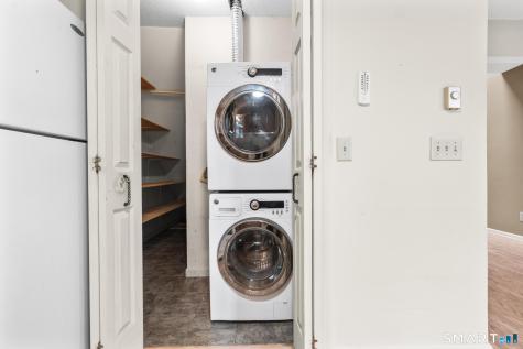 8 Grove Court Branford CT 06405