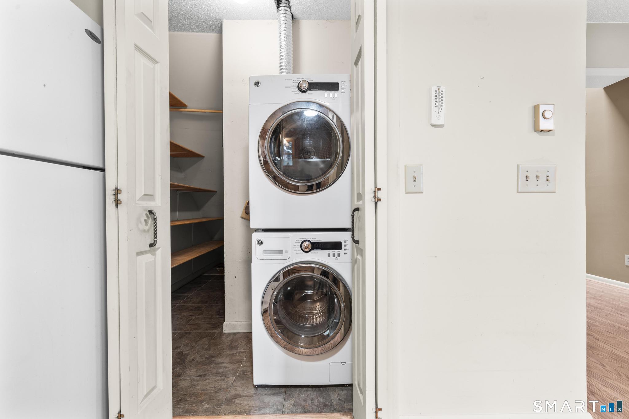8 Grove Court Branford CT 06405