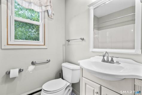 8 Grove Court Branford CT 06405