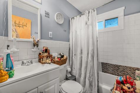 26 Karen Court Bridgeport CT 06606