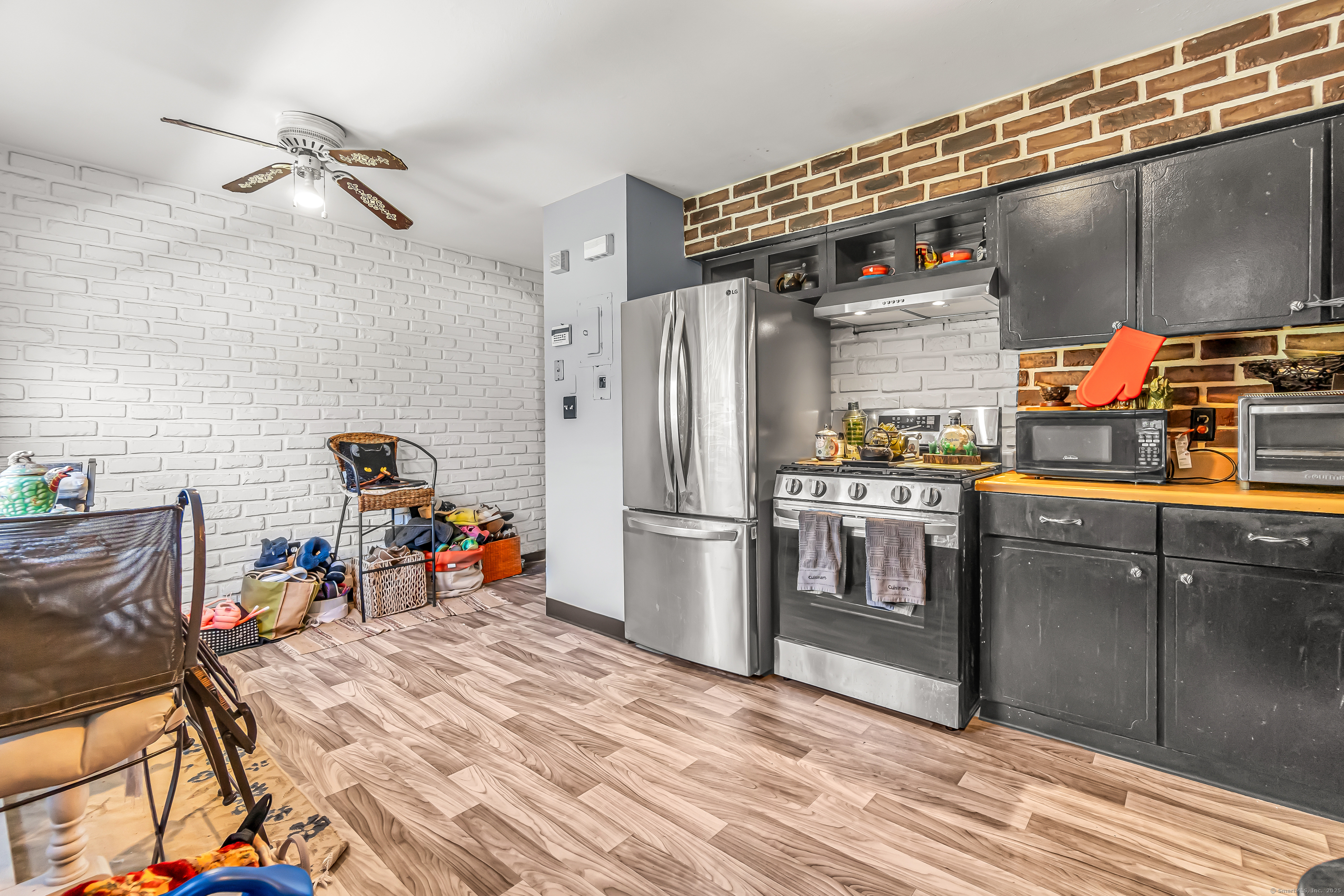 26 Karen Court Bridgeport CT 06606