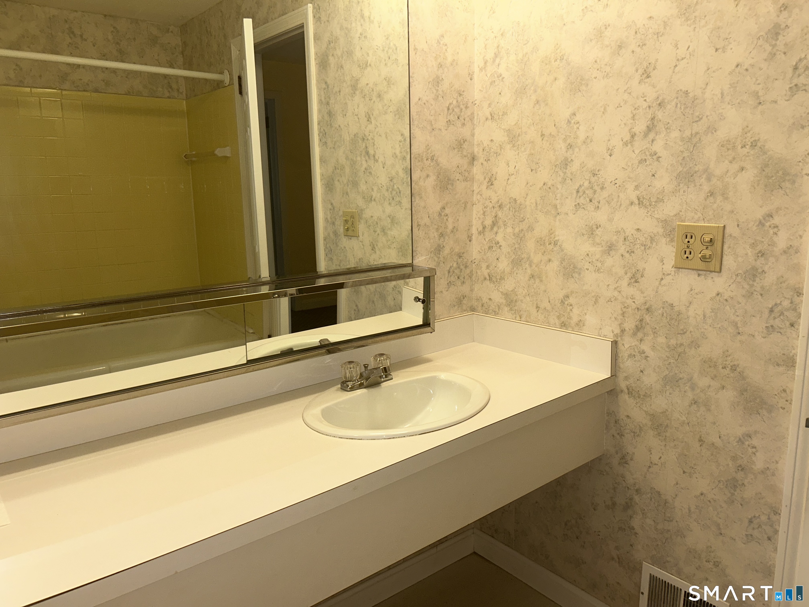 318 Dunfey Lane Windsor CT 06095