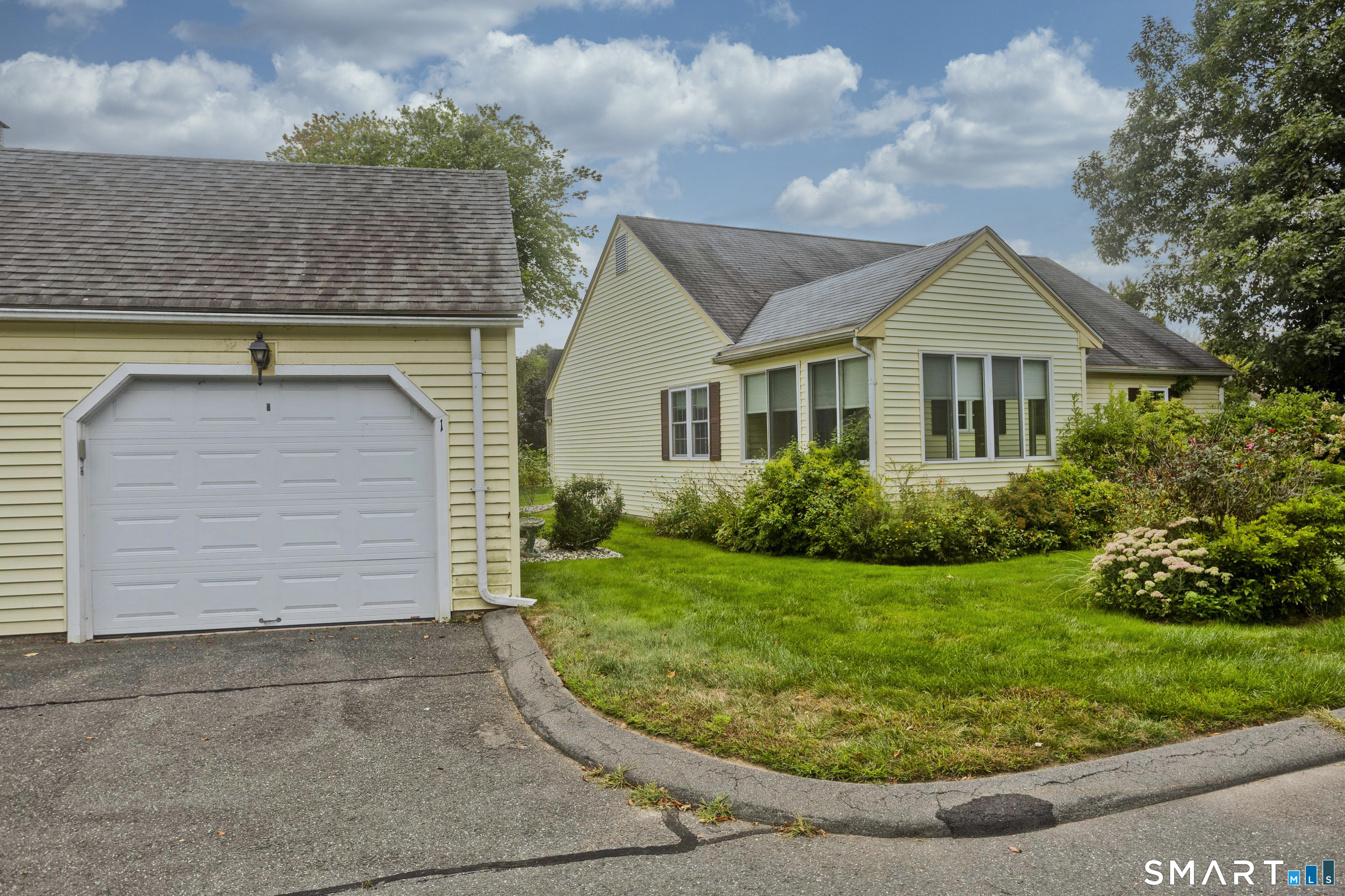 1 Strathmore Lane Suffield CT 06078