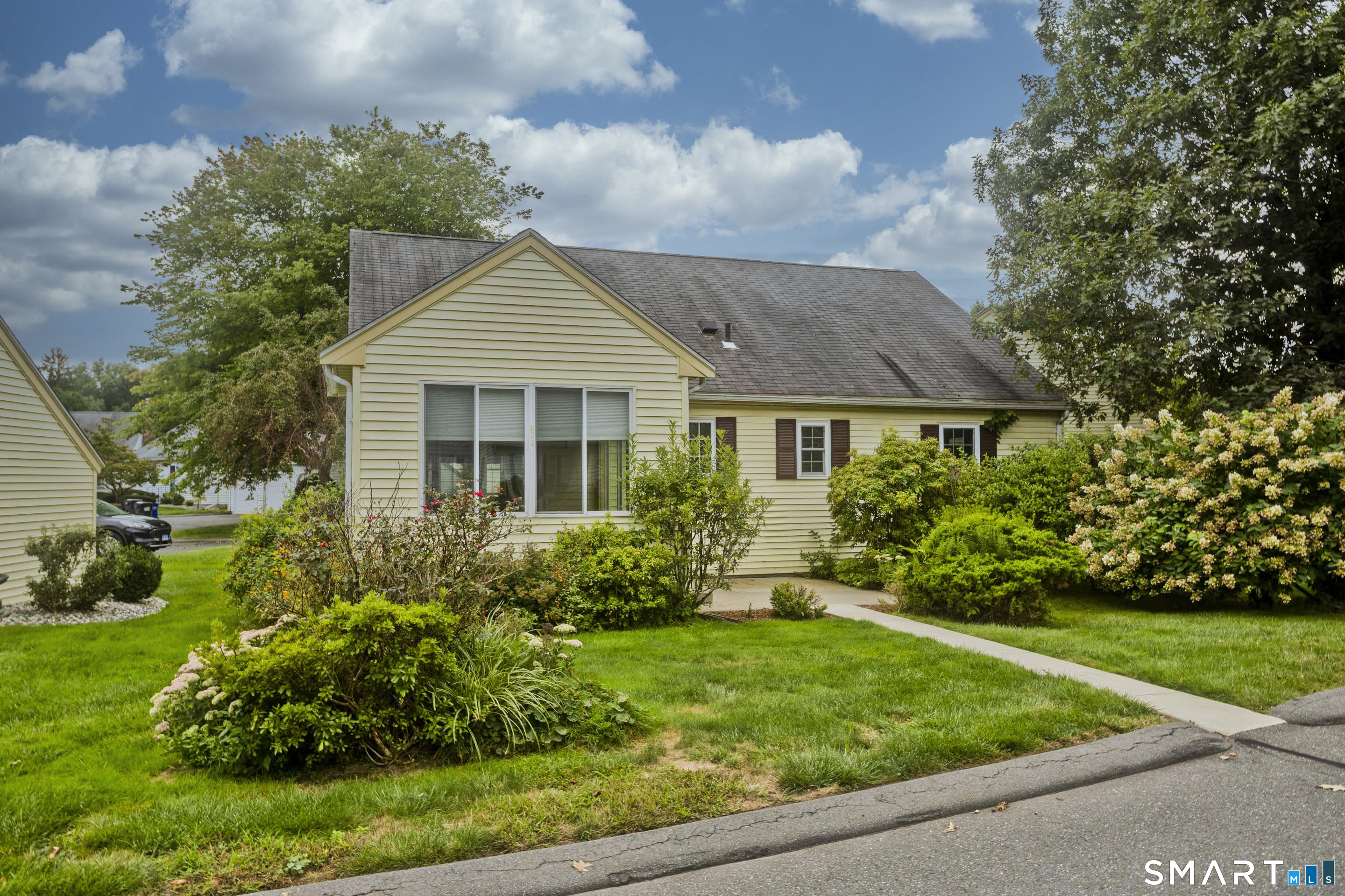 1 Strathmore Lane Suffield CT 06078