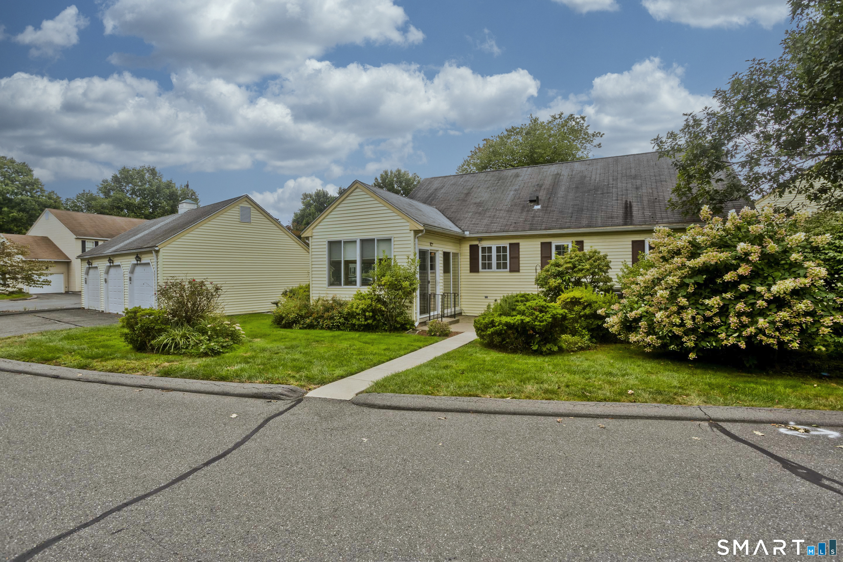 1 Strathmore Lane Suffield CT 06078