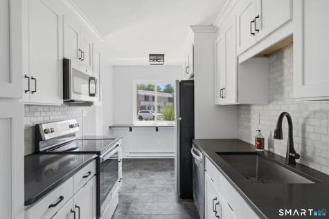 40 Chestnut Court Cromwell CT 06416