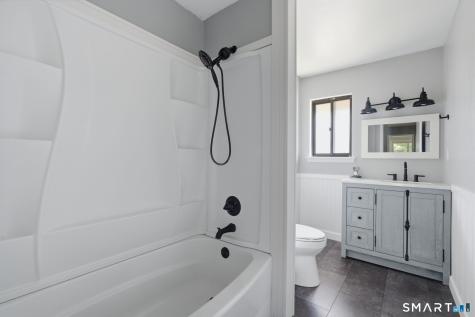 40 Chestnut Court Cromwell CT 06416