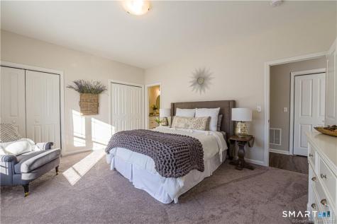 137 Mulholland Way North Haven CT 06473