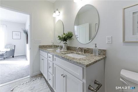 137 Mulholland Way North Haven CT 06473