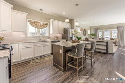137 Mulholland Way North Haven CT 06473