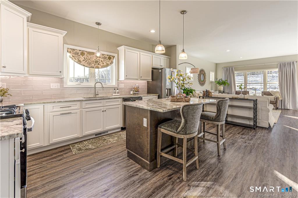 137 Mulholland Way North Haven CT 06473