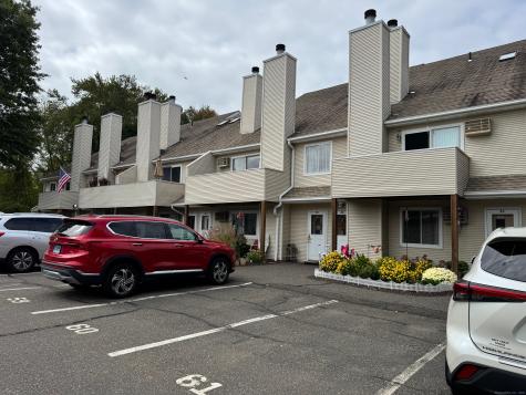 136 Pembroke Road Danbury CT 06811