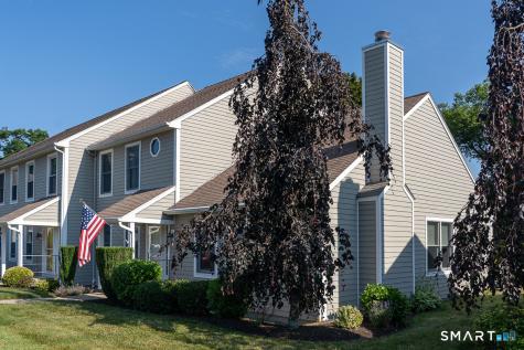 12 Michelle Lane Stonington CT 06355