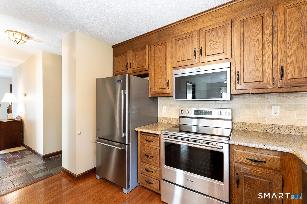 12 Michelle Lane Stonington CT 06355