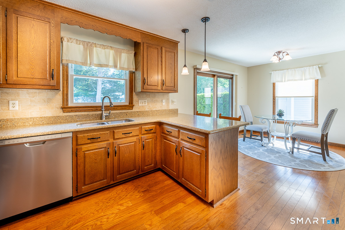12 Michelle Lane Stonington CT 06355