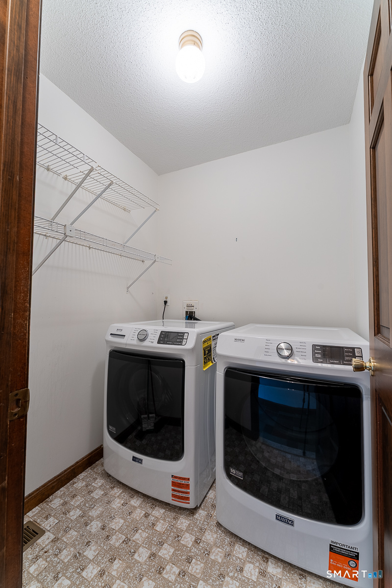 12 Michelle Lane Stonington CT 06355