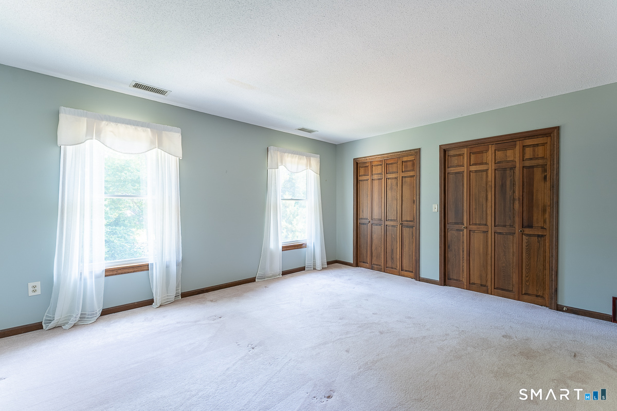 12 Michelle Lane Stonington CT 06355