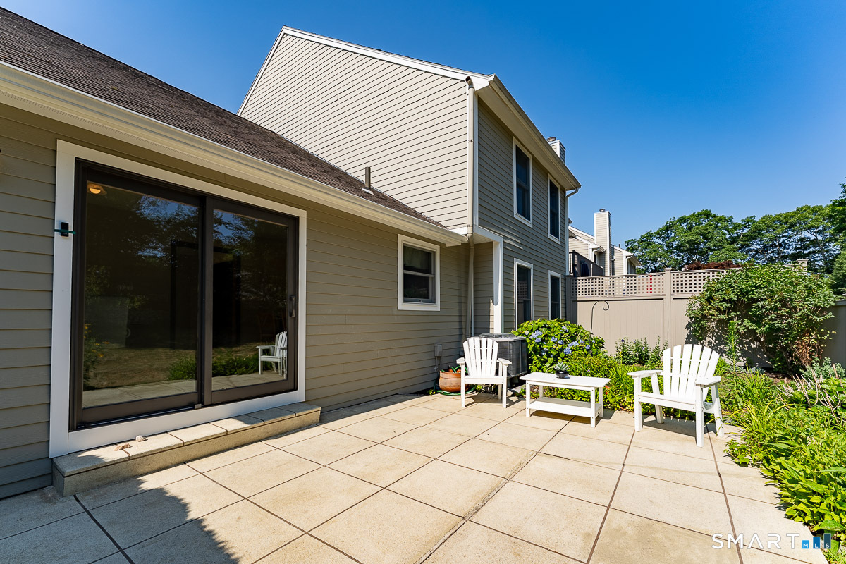 12 Michelle Lane Stonington CT 06355