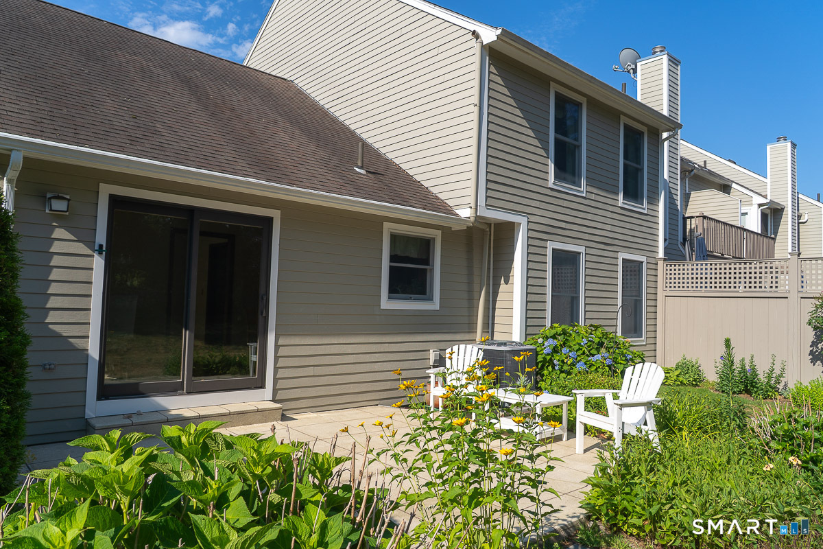12 Michelle Lane Stonington CT 06355
