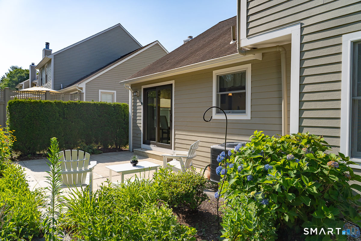 12 Michelle Lane Stonington CT 06355