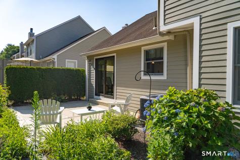 12 Michelle Lane Stonington CT 06355