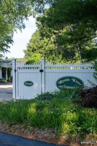 12 Michelle Lane Stonington CT 06355