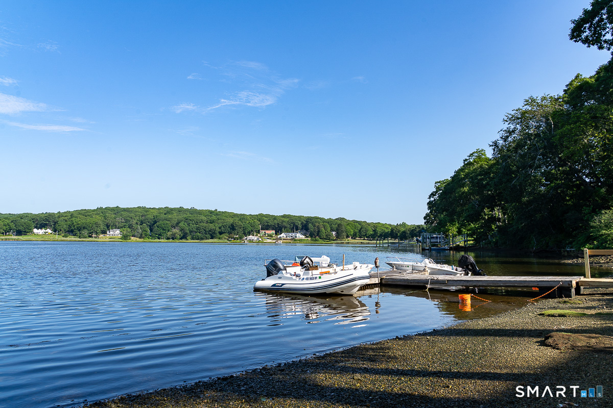 12 Michelle Lane Stonington CT 06355