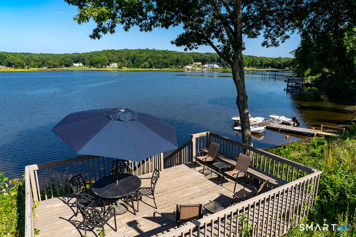 12 Michelle Lane Stonington CT 06355