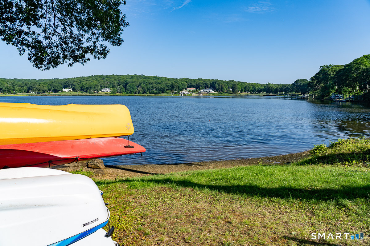 12 Michelle Lane Stonington CT 06355